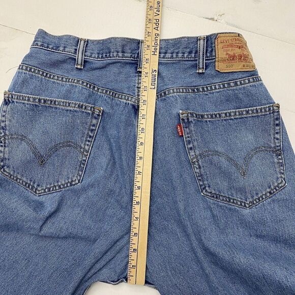 Levi's 550 Men's Relaxed Fit Light Wash Denim Jeans 38x30 - Picture 12 of 15